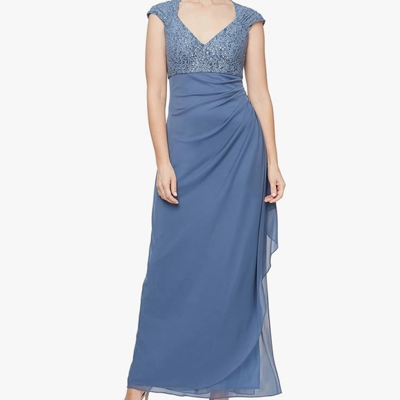 Lovely blue gown by Alex Evenings - Picture 1 of 10